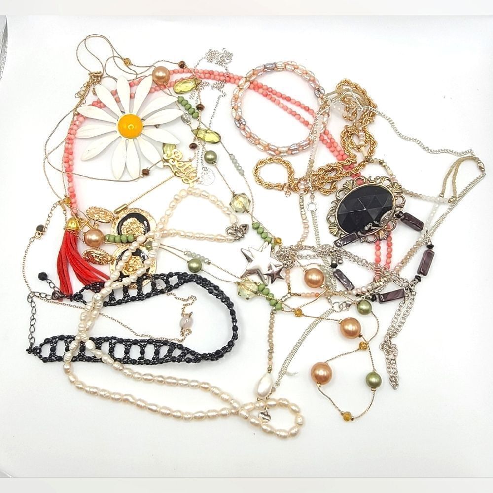 16 piece Lot of mixed jewelry as shown.   (Lot 1 for ref)